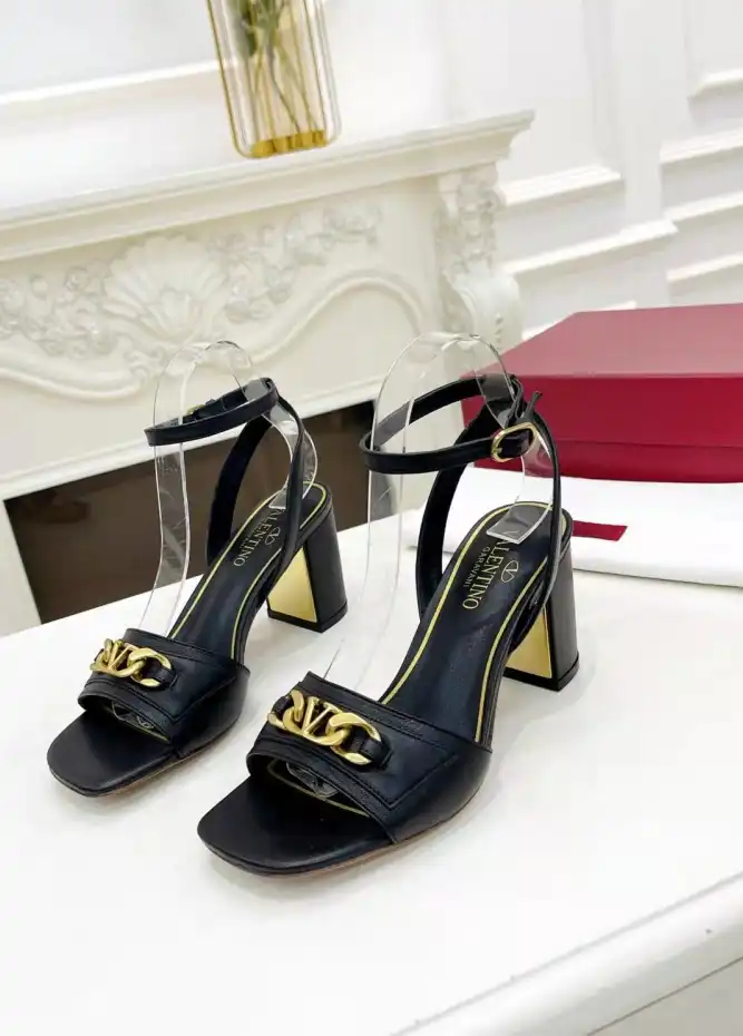 hype Valentino Sandals