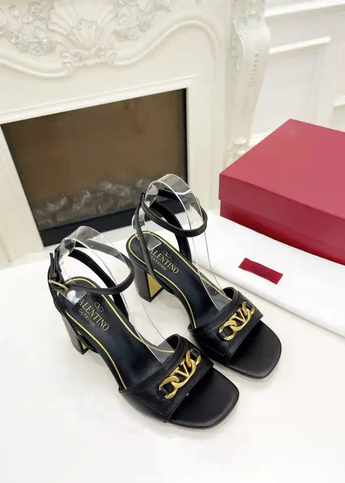 hype Valentino Sandals