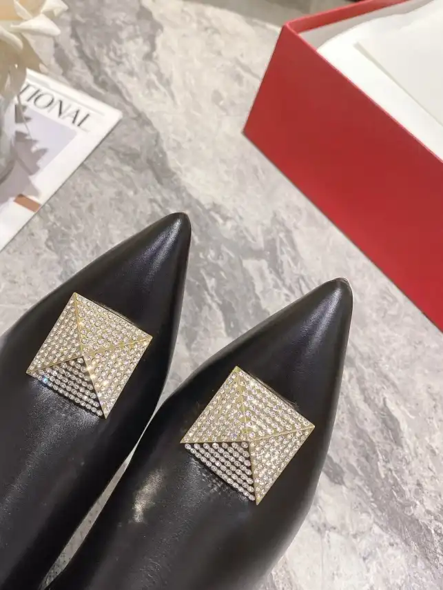 hype Valentino Boots