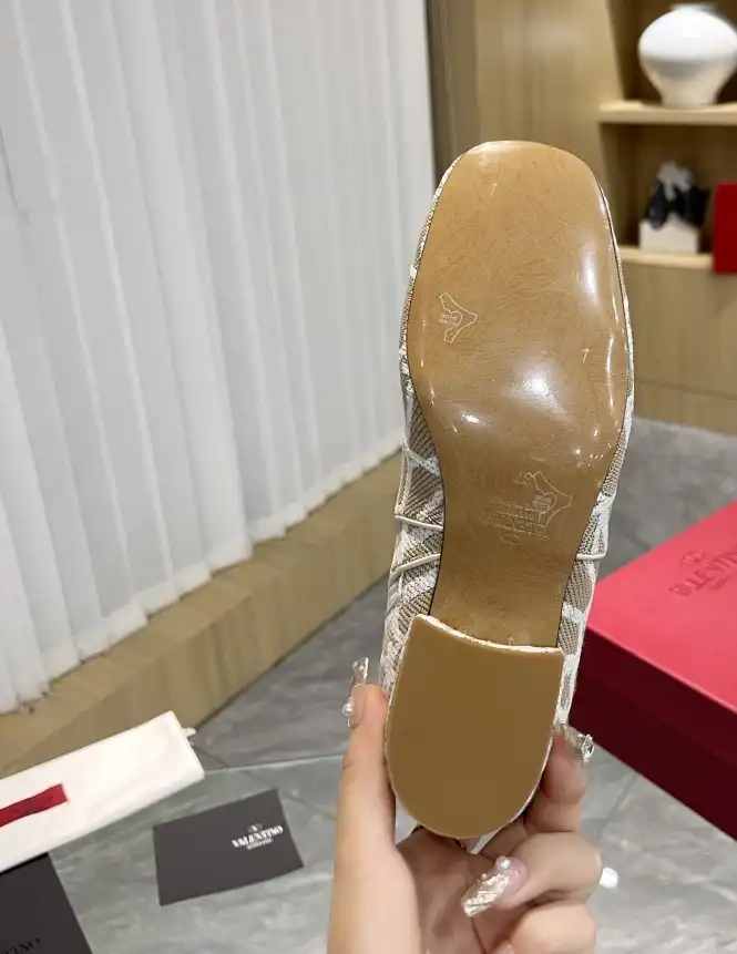 hype Valentino Boots