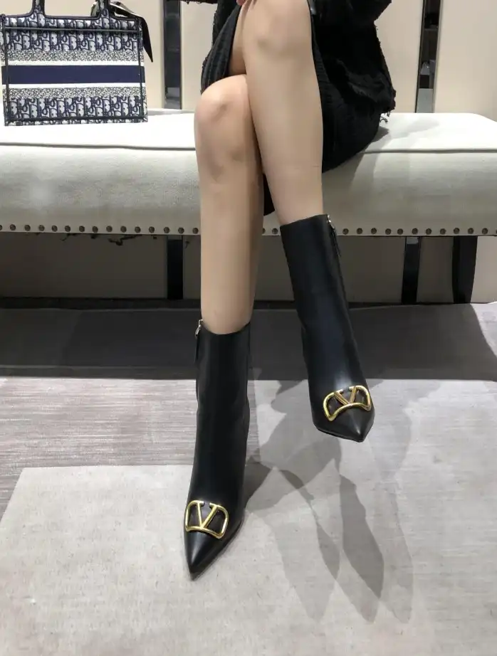 hype Valentino Boots