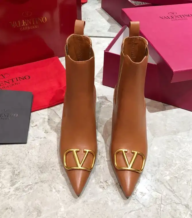 hype Valentino Boots