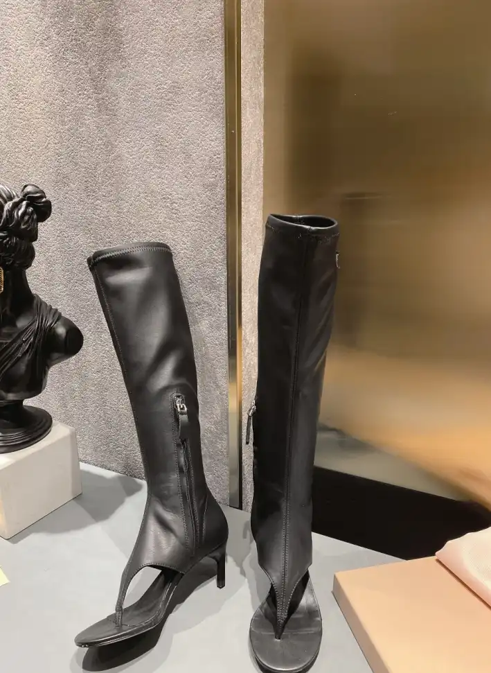 hype Miu Miu Boots