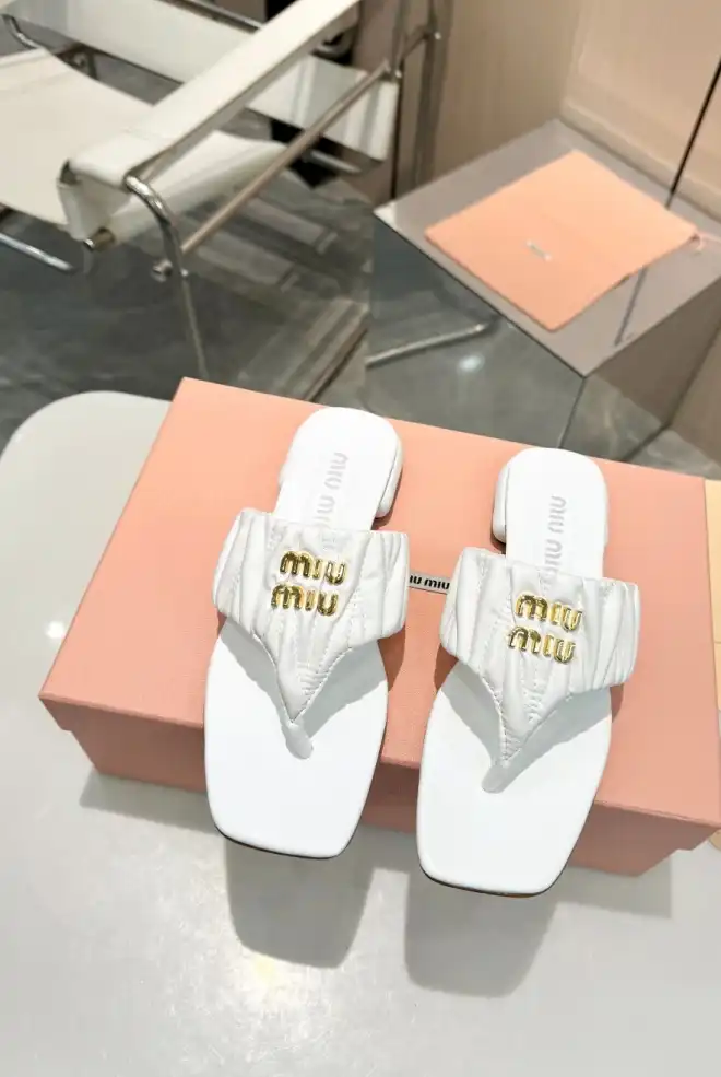 hype Miu Miu Slippers