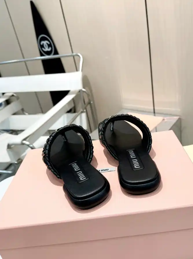 hype Miu Miu Slippers