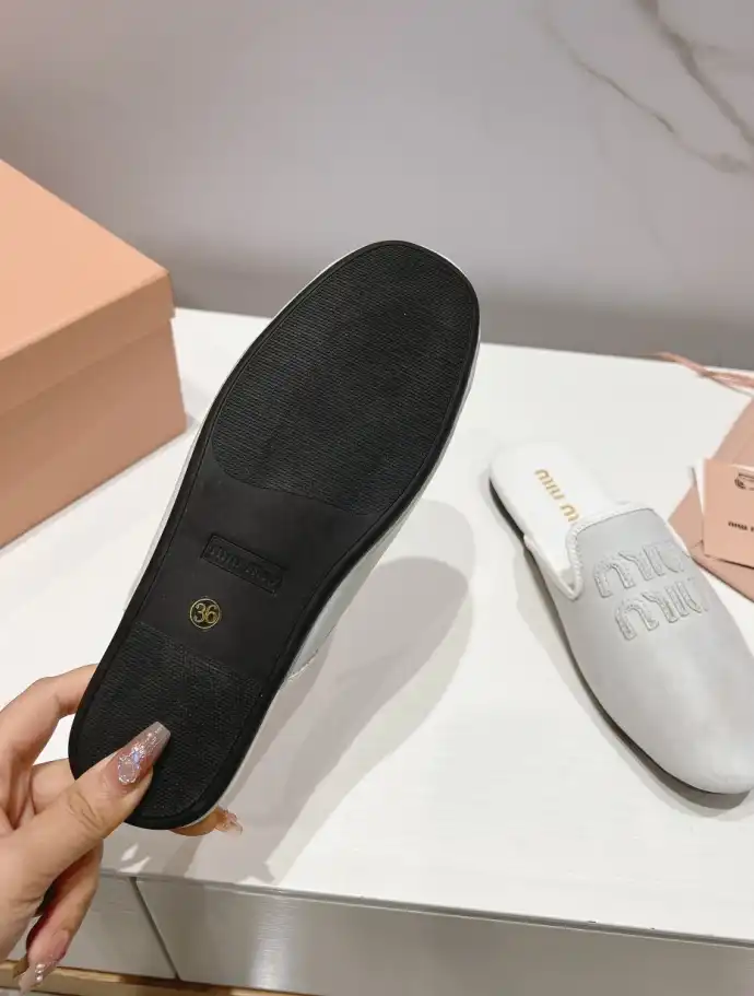 hype Miu Miu Slippers