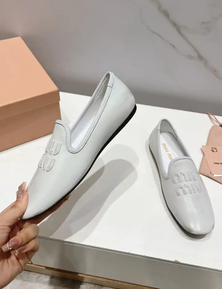 hype Miu Miu Leather Shoes