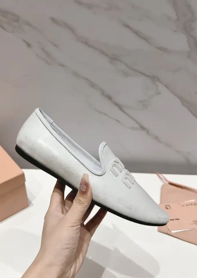 hype Miu Miu Leather Shoes