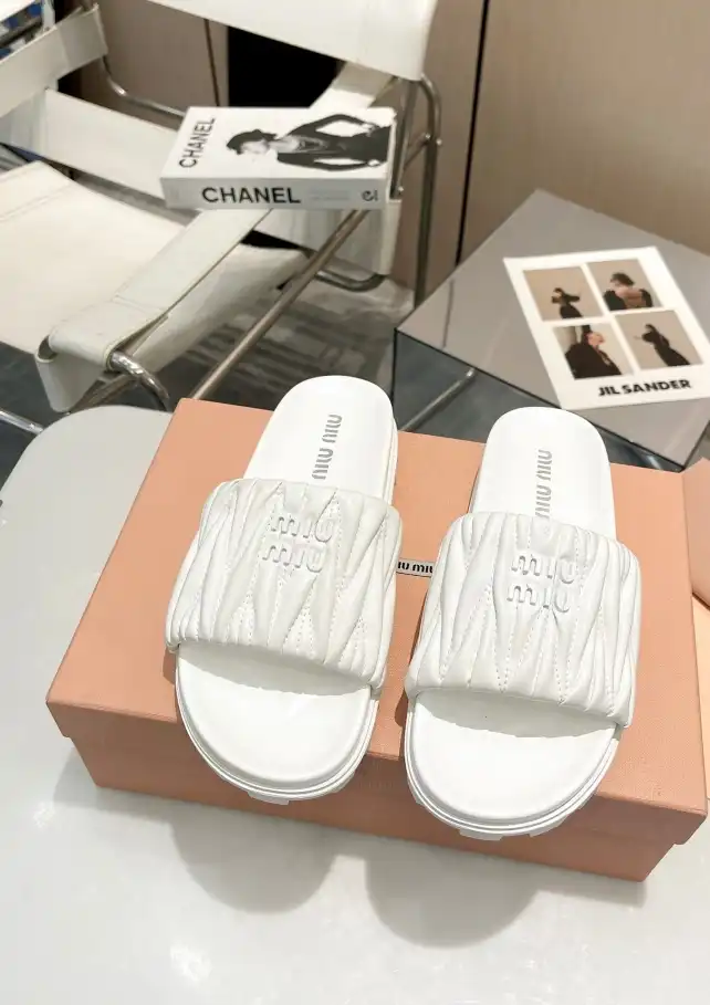 hype Miu Miu Slippers