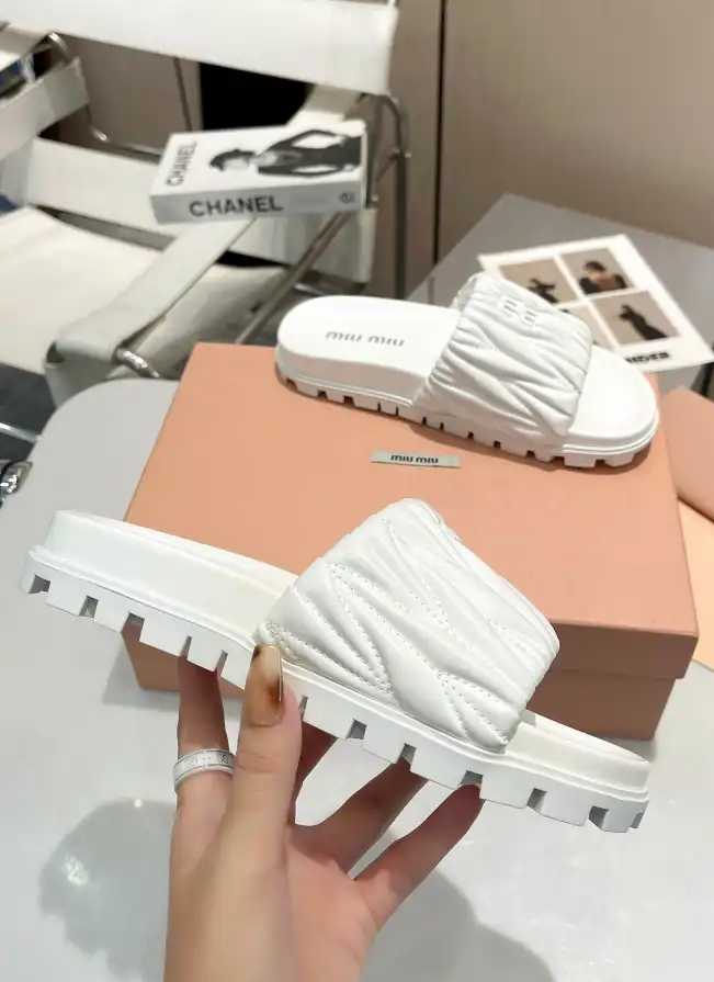 hype Miu Miu Slippers