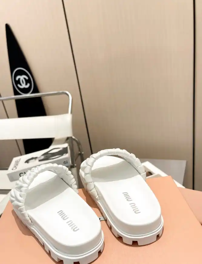 hype Miu Miu Slippers