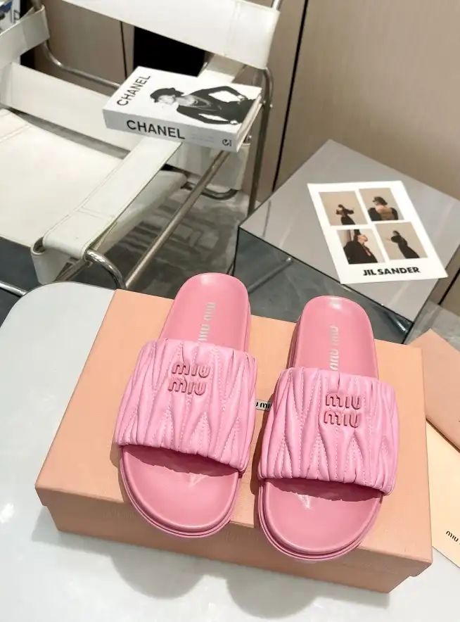 hype Miu Miu Slippers