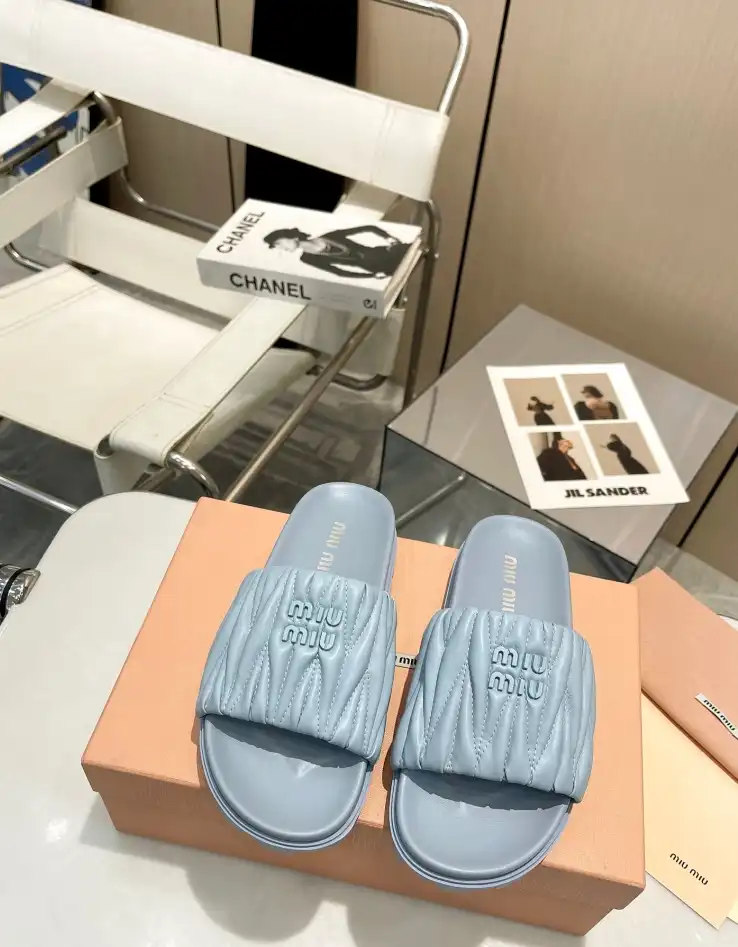 hype Miu Miu Slippers