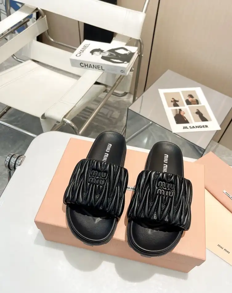 hype Miu Miu Slippers