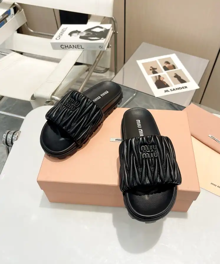 hype Miu Miu Slippers