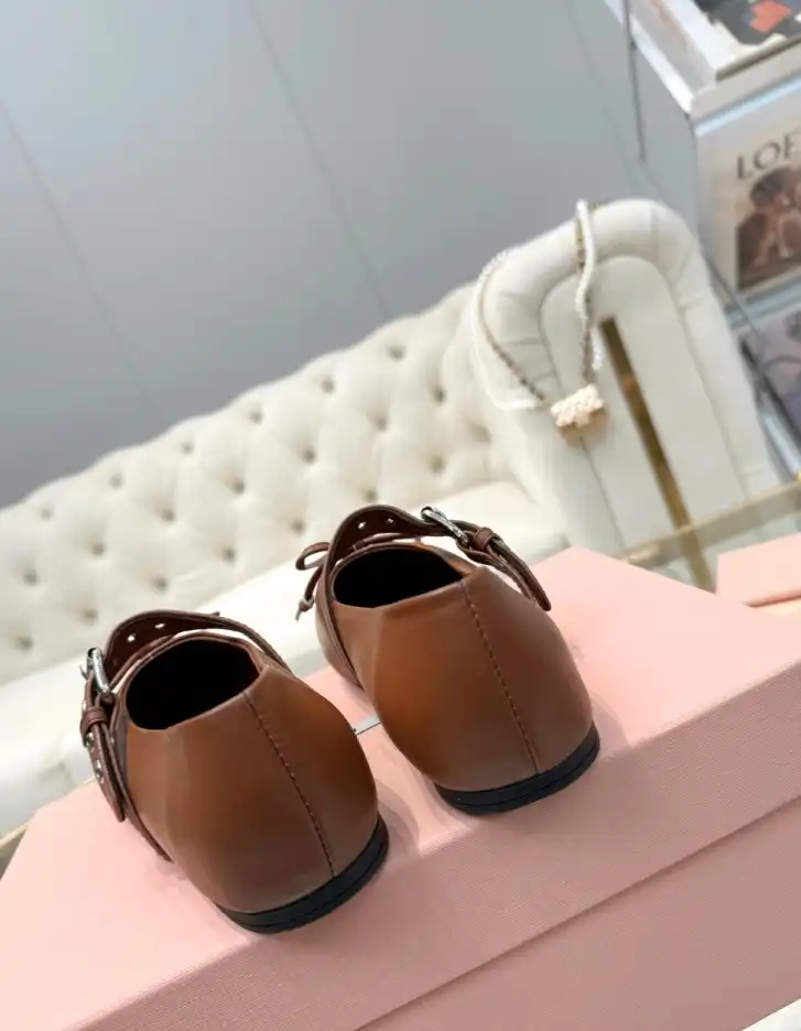 hype Miu Miu flat shoes