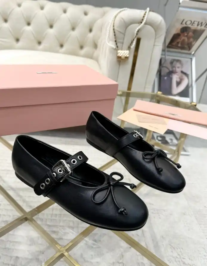 hype Miu Miu flat shoes