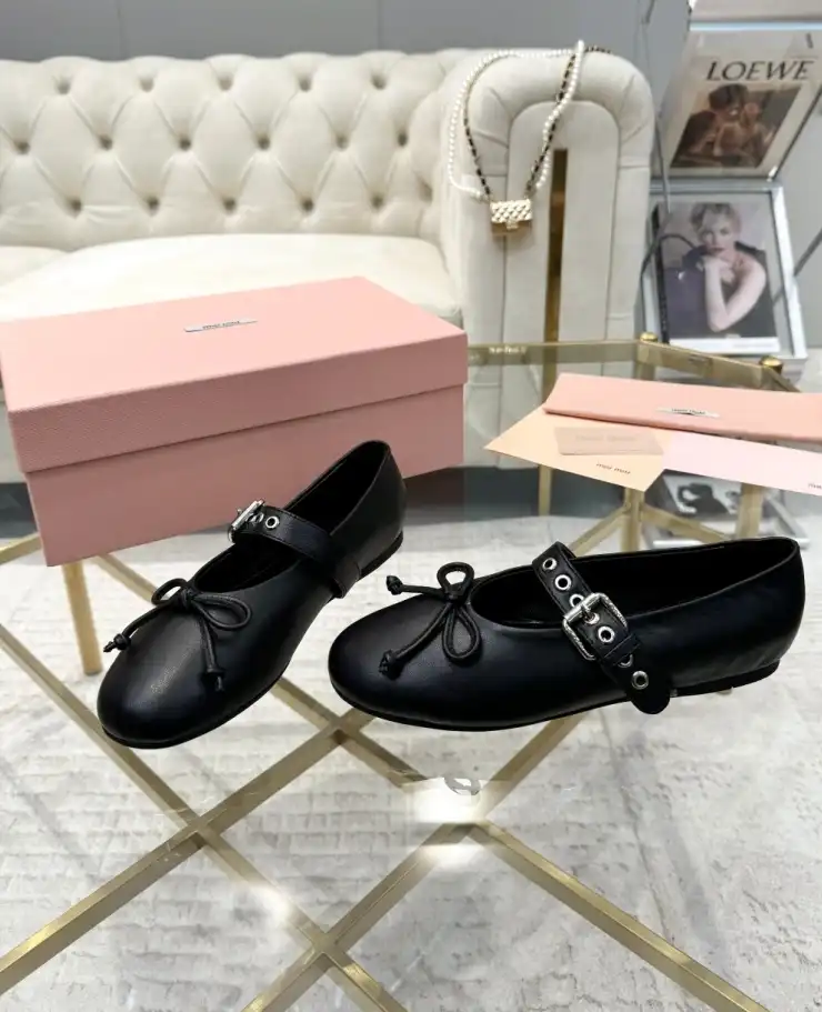 hype Miu Miu flat shoes