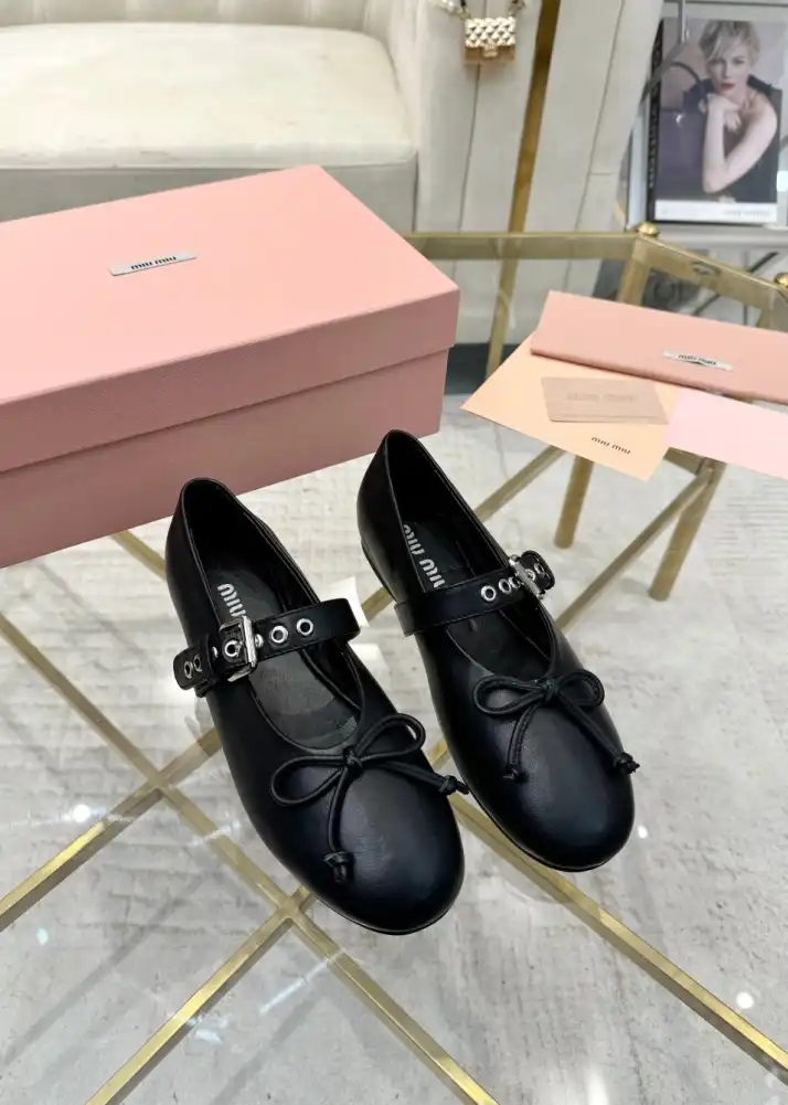 hype Miu Miu flat shoes