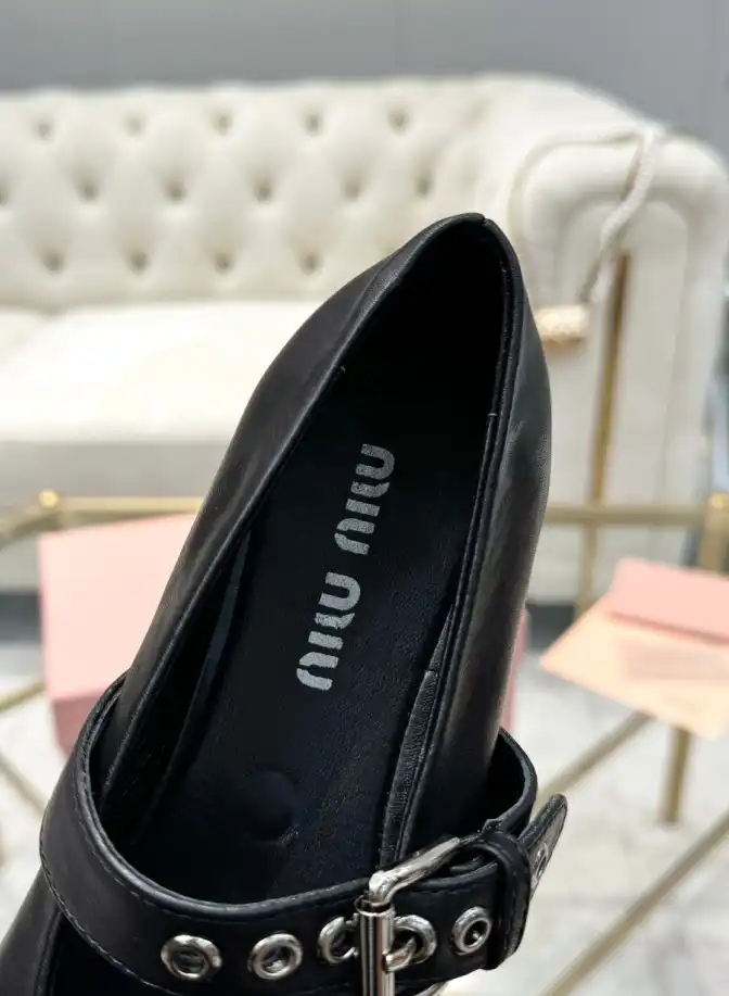 hype Miu Miu flat shoes