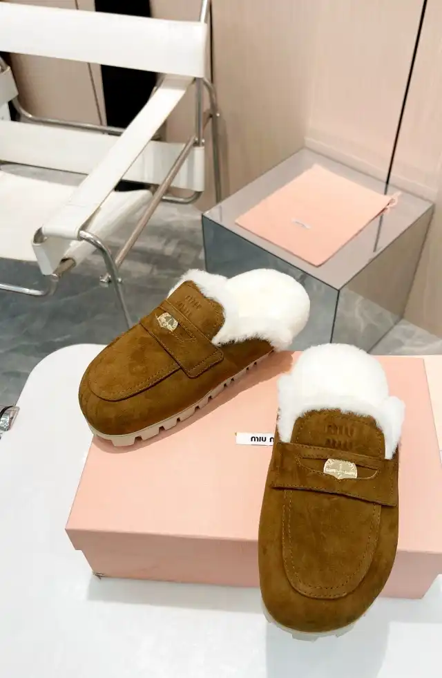 hype Miu Miu Slippers