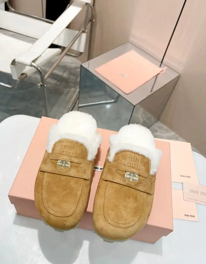 hype Miu Miu Slippers