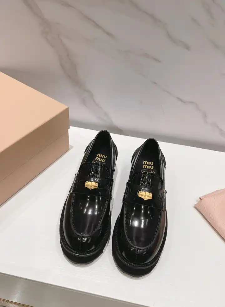 hype Miu Miu Leather Shoes