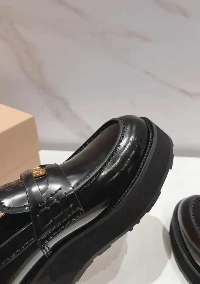 hype Miu Miu Leather Shoes