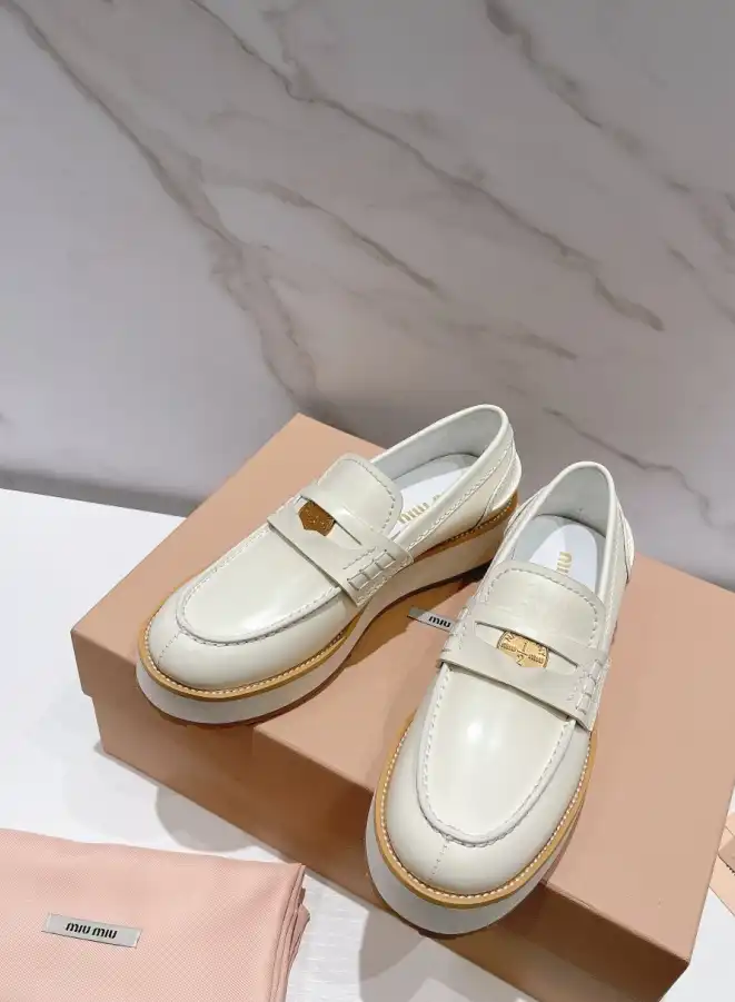 hype Miu Miu Leather Shoes