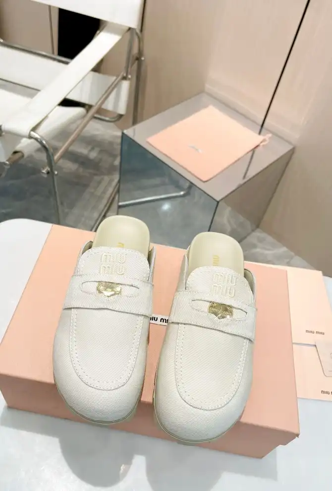 hype Miu Miu Slippers