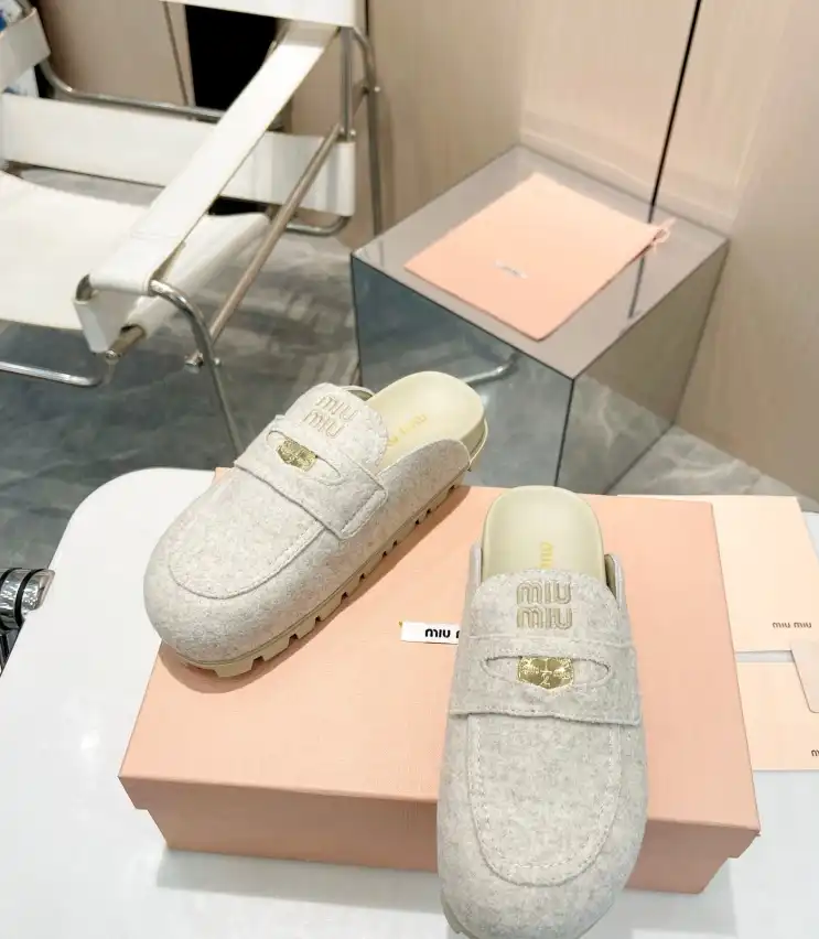 hype Miu Miu Slippers