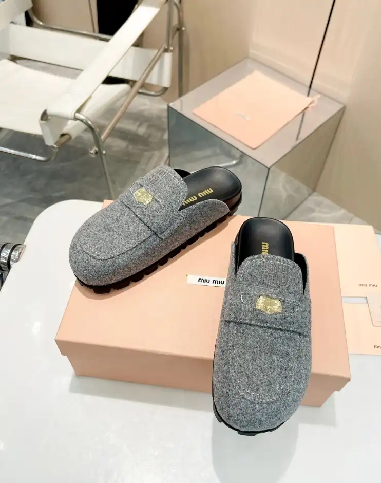 hype Miu Miu Slippers