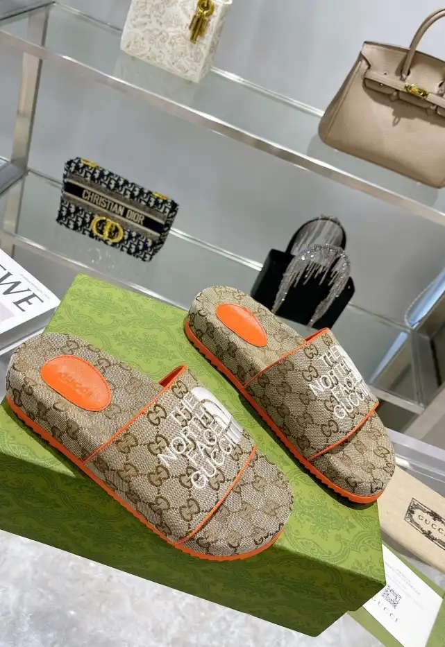 hype Gucci Slippers