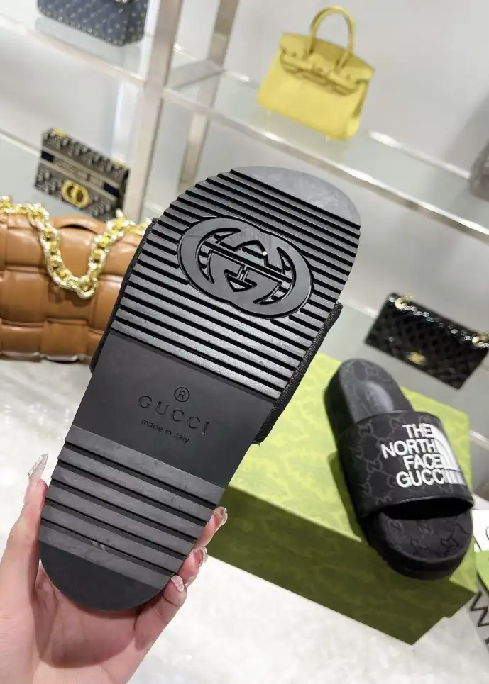 hype Gucci Slippers