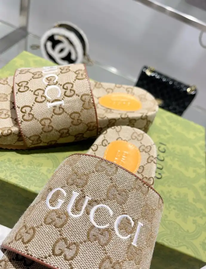 hype Gucci Slippers