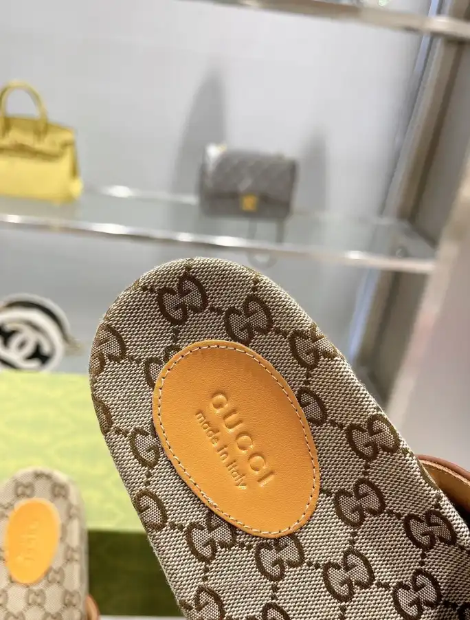 hype Gucci Slippers