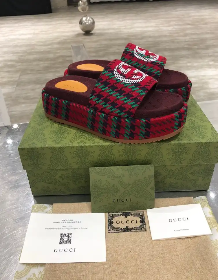 hype Gucci Slippers