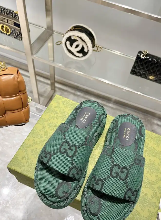 hype Gucci Slippers