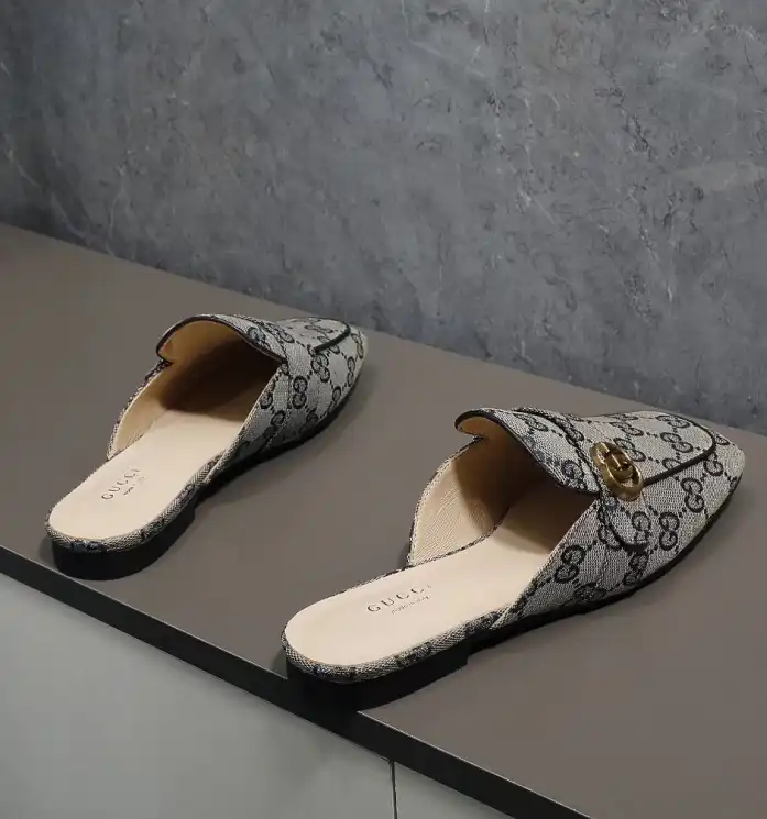 hype Gucci Slippers