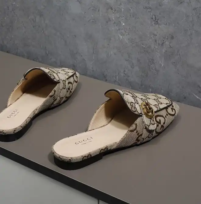 hype Gucci Slippers