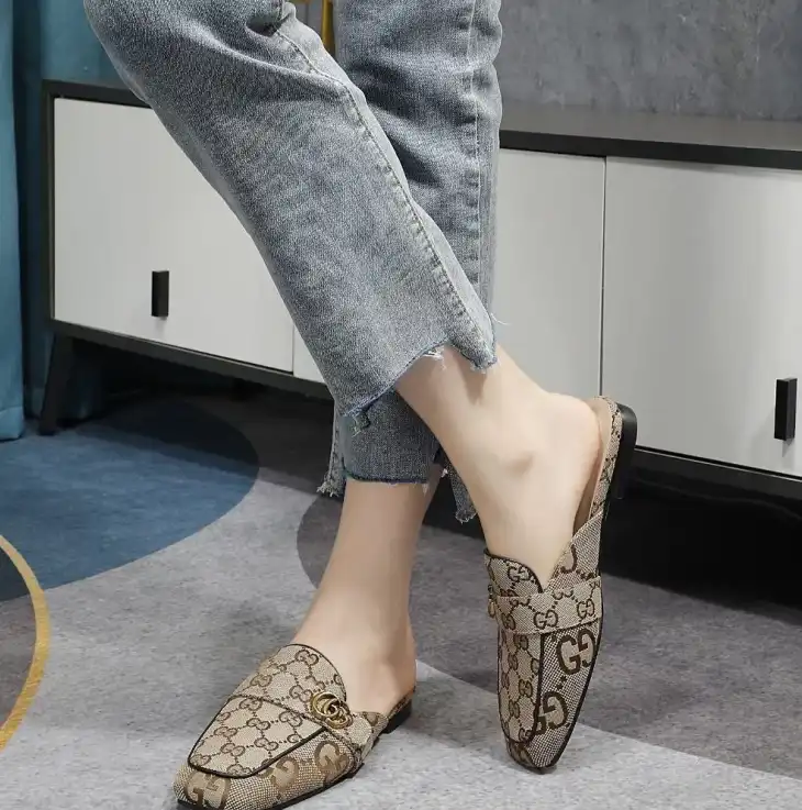 hype Gucci Slippers