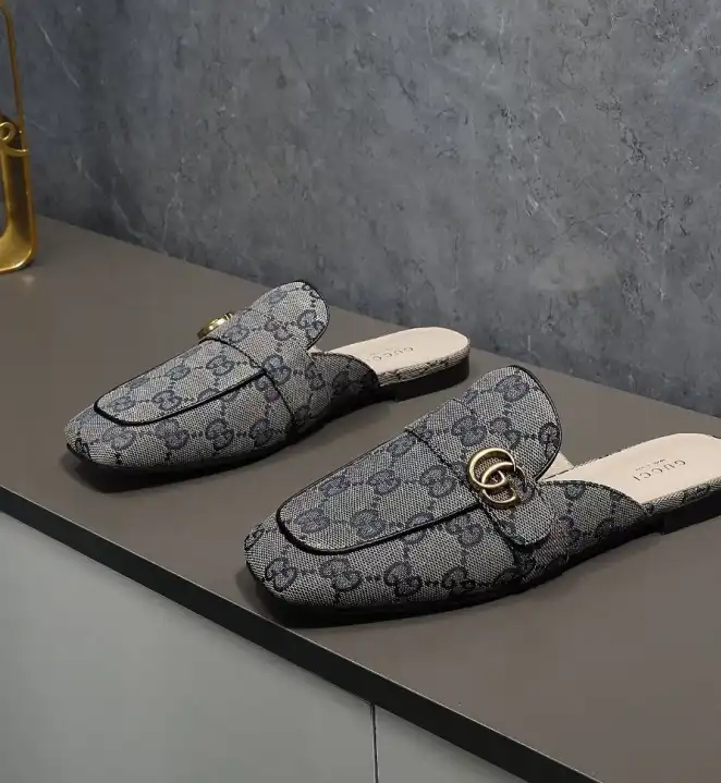 hype Gucci Slippers