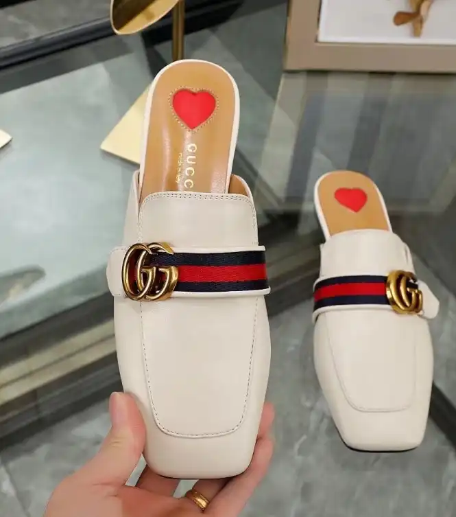 hype Gucci Slippers