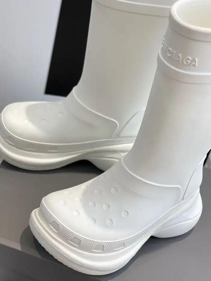 hype Balenciaga Boots