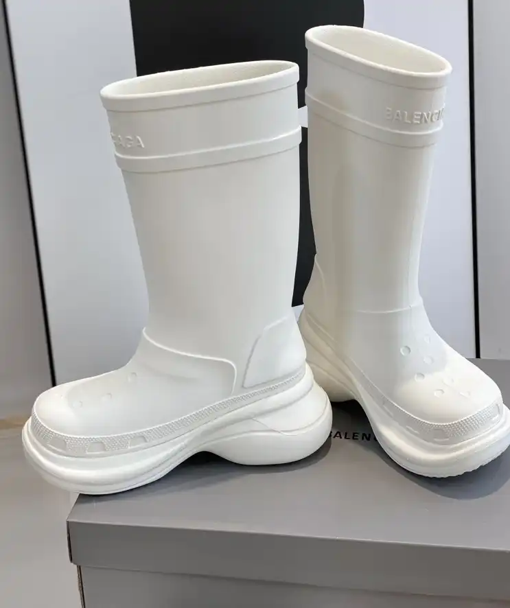 hype Balenciaga Boots