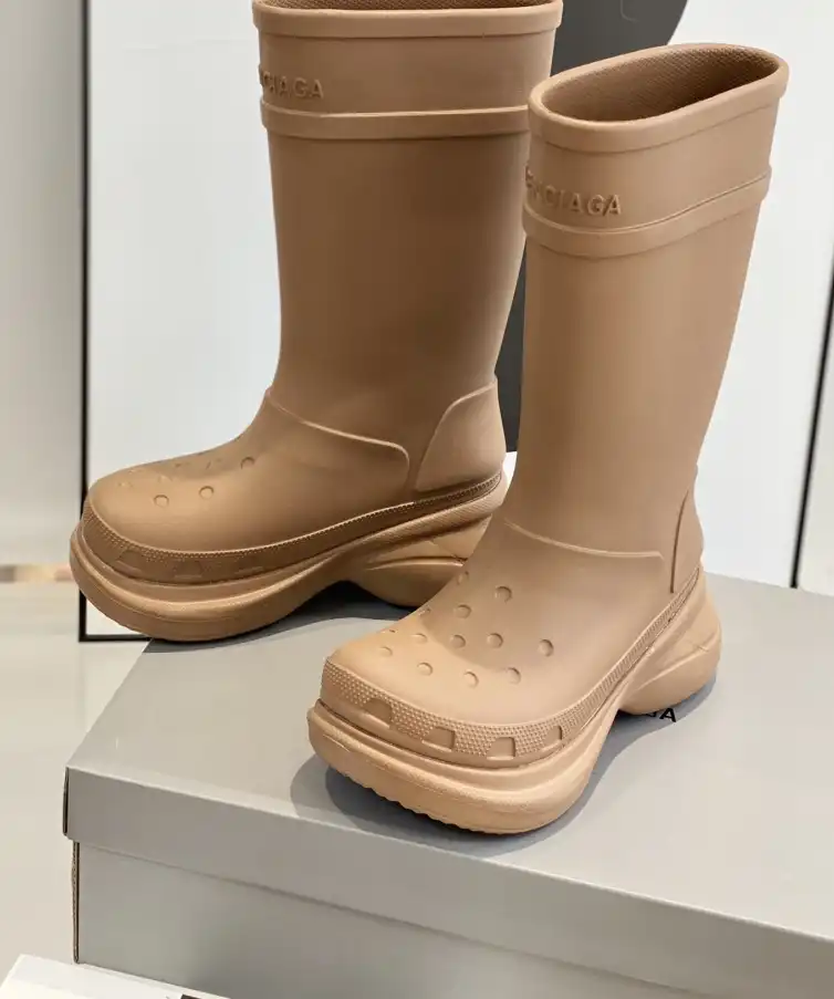 hype Balenciaga Boots