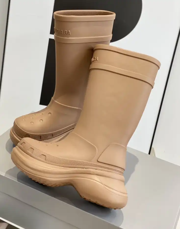 hype Balenciaga Boots