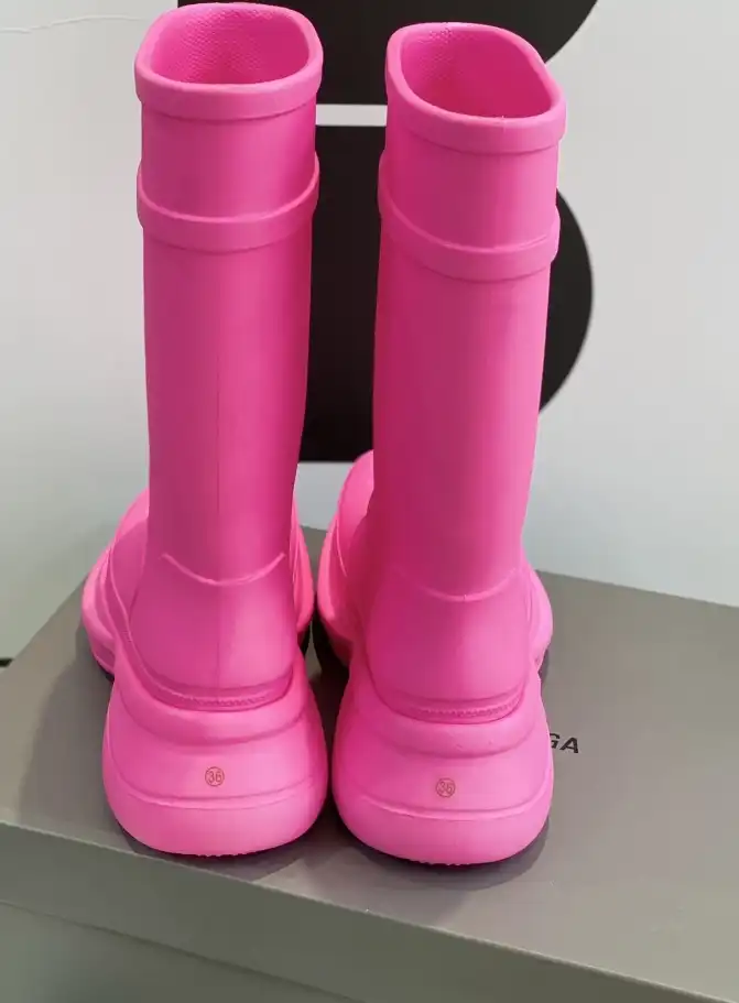 hype Balenciaga Boots