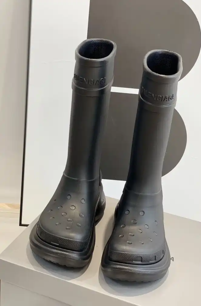 hype Balenciaga Boots