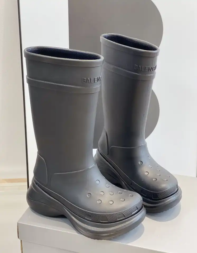 hype Balenciaga Boots